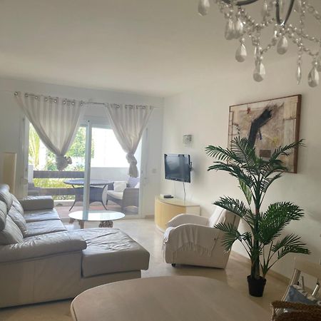 Apartment Costalita, Direct Beach Access, Ground Floor, Salt Water Pool Estepona Exterior photo