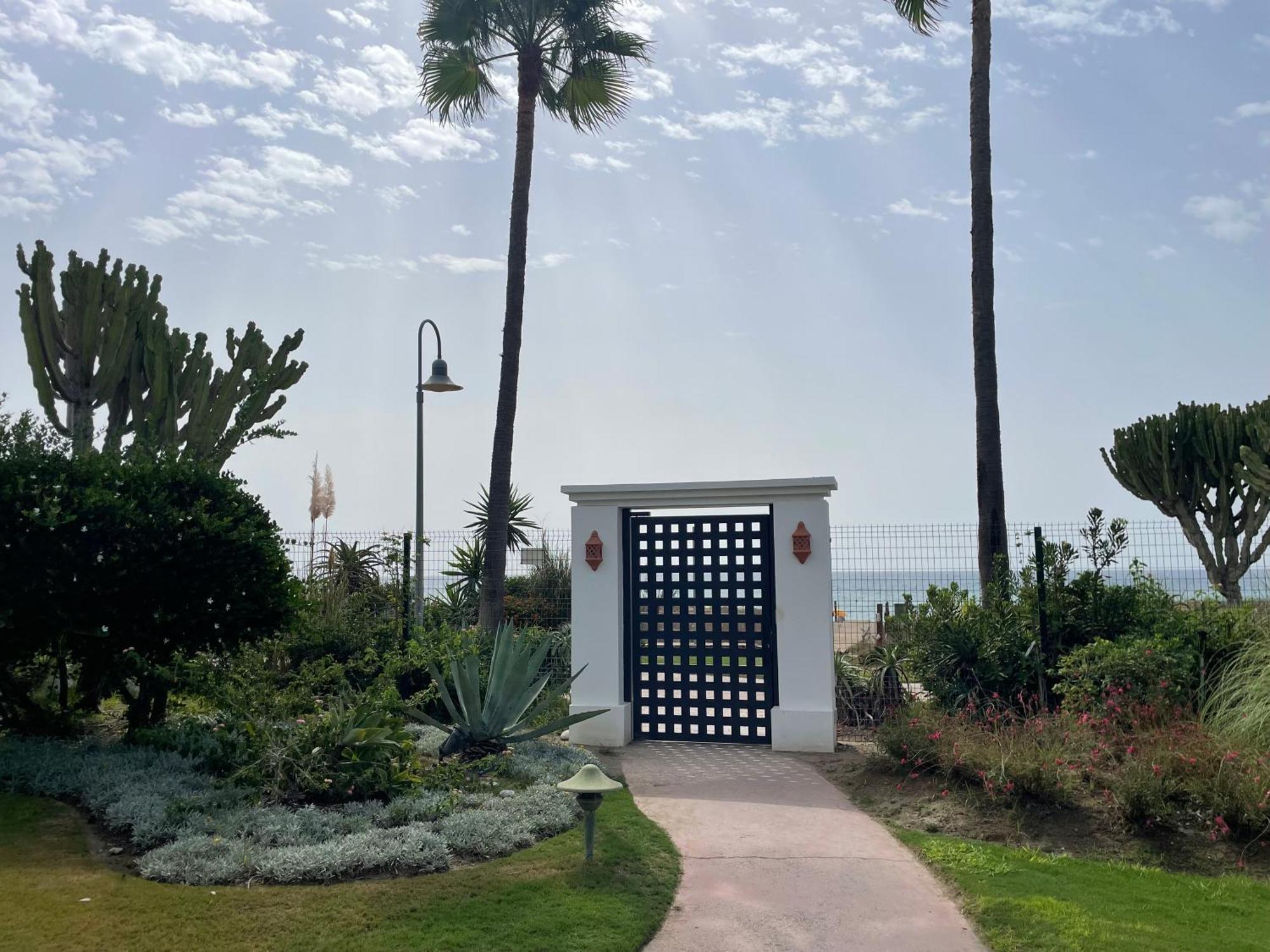 Apartment Costalita, Direct Beach Access, Ground Floor, Salt Water Pool Estepona Exterior photo
