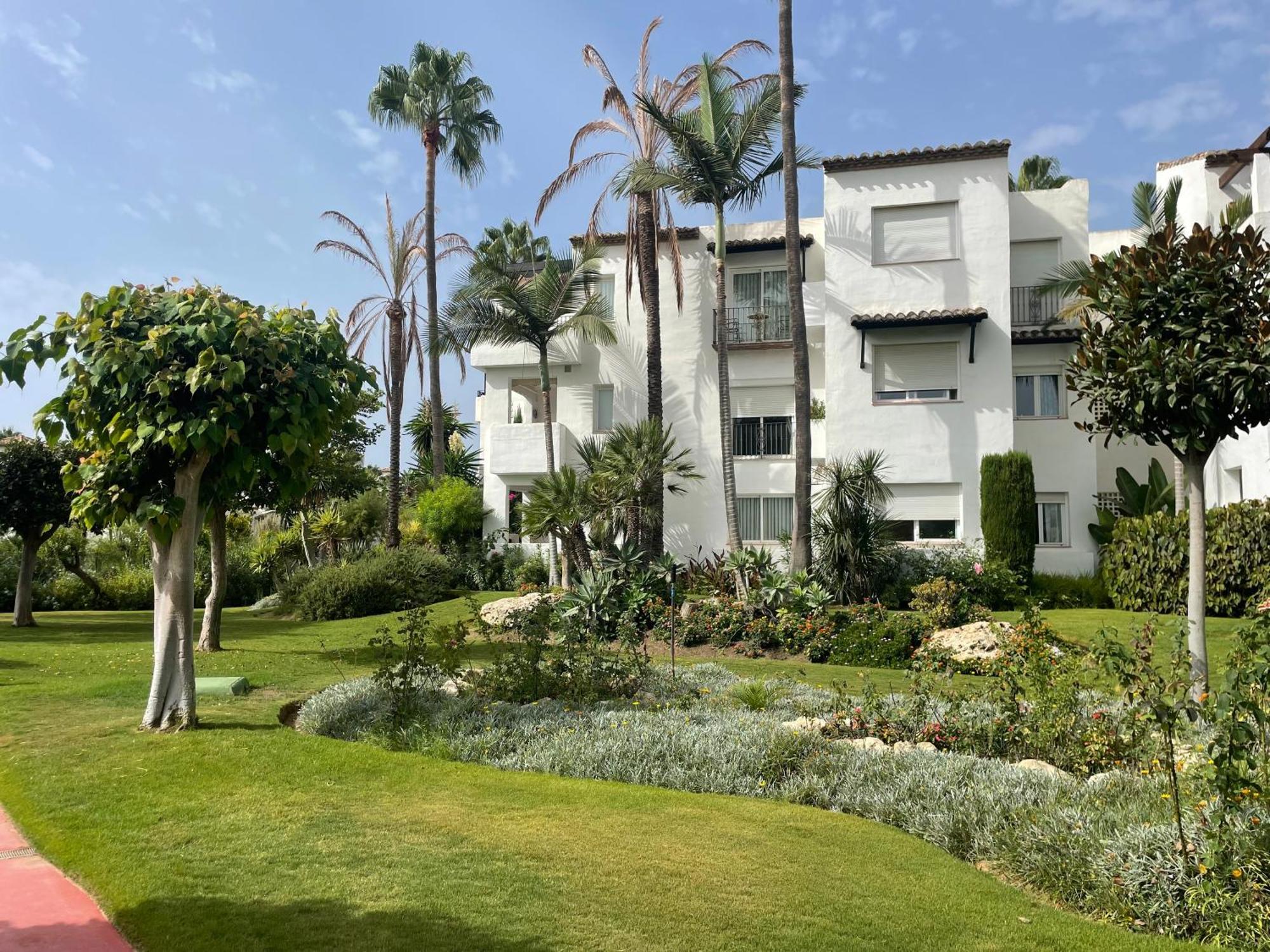 Apartment Costalita, Direct Beach Access, Ground Floor, Salt Water Pool Estepona Exterior photo